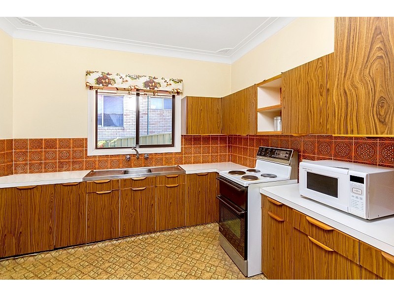 7 Florence Avenue, Point Frederick NSW 2250