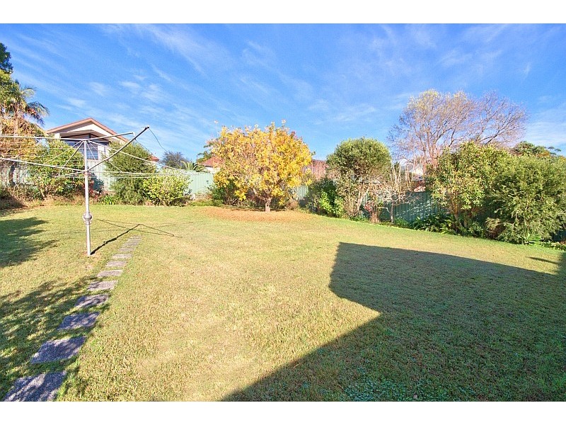 7 Florence Avenue, Point Frederick NSW 2250