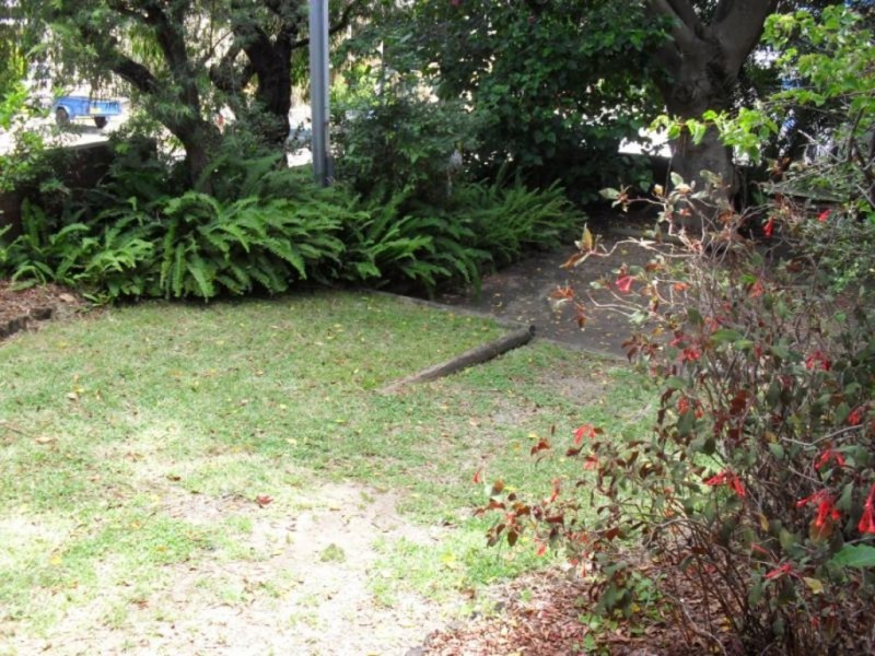 2/12 Kurrawyba Avenue, Terrigal NSW 2260