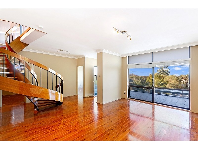 35 Willoughby Rd, Terrigal NSW 2260