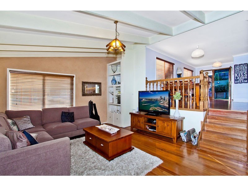 141 Lake Shore Drive, North Avoca NSW 2260