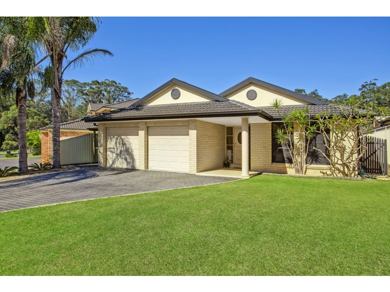 8 Quattroville Place, Green Point NSW 2251