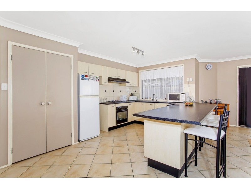 8 Quattroville Place, Green Point NSW 2251
