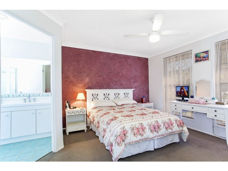 8 Quattroville Place, Green Point NSW 2251