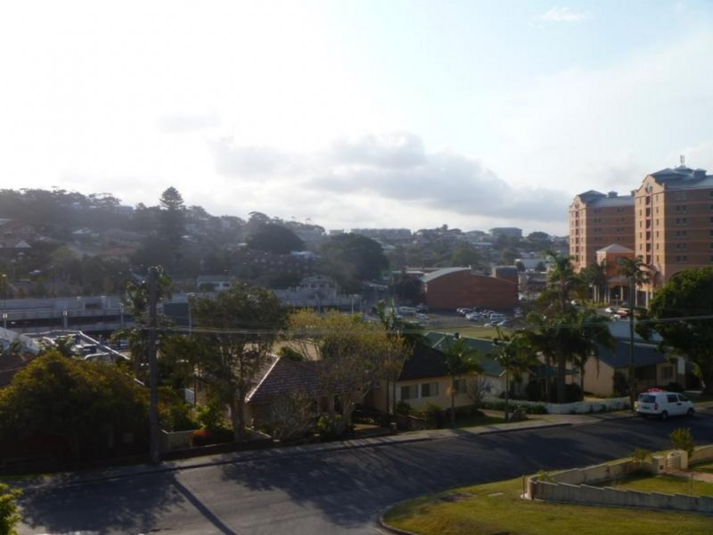 1/28 Maroomba Rd, Terrigal NSW 2260