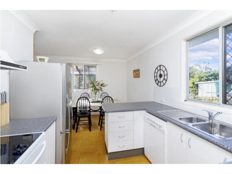 5 narrawa, Erina NSW 2250