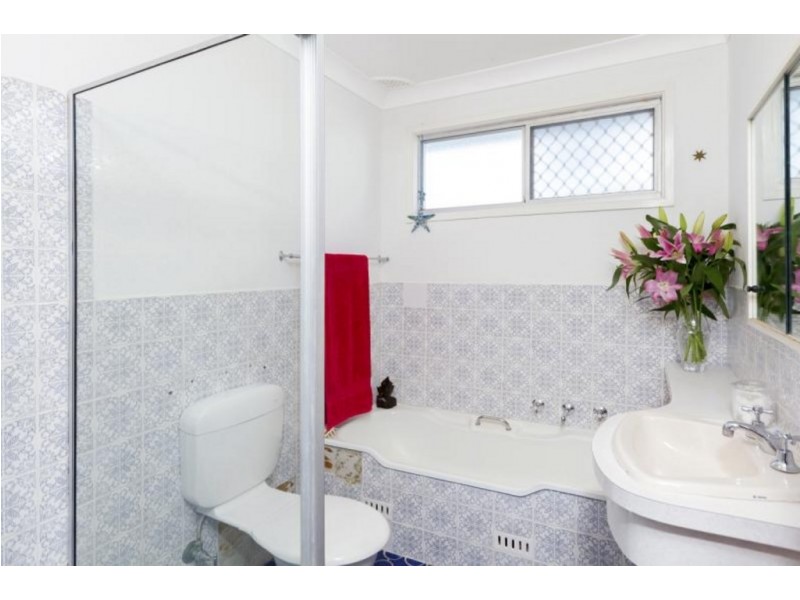 5 narrawa, Erina NSW 2250