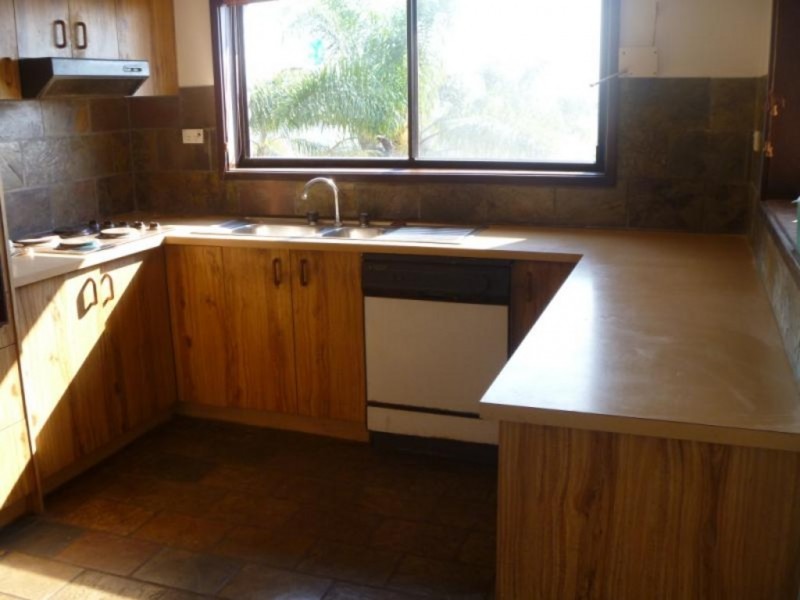 15 Stephenson Road, Bateau Bay NSW 2261