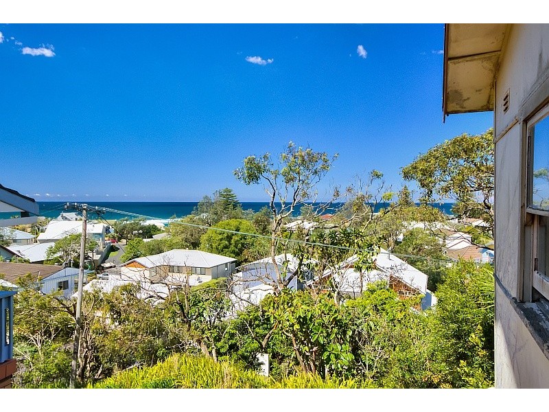 5 Elgata Avenue, North Avoca NSW 2260