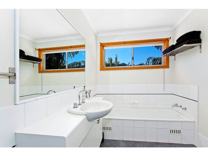 14 Harcourt Place, North Avoca NSW 2260