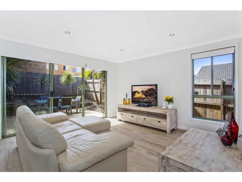 2/234 Cresthaven Avenue, Bateau Bay NSW 2261