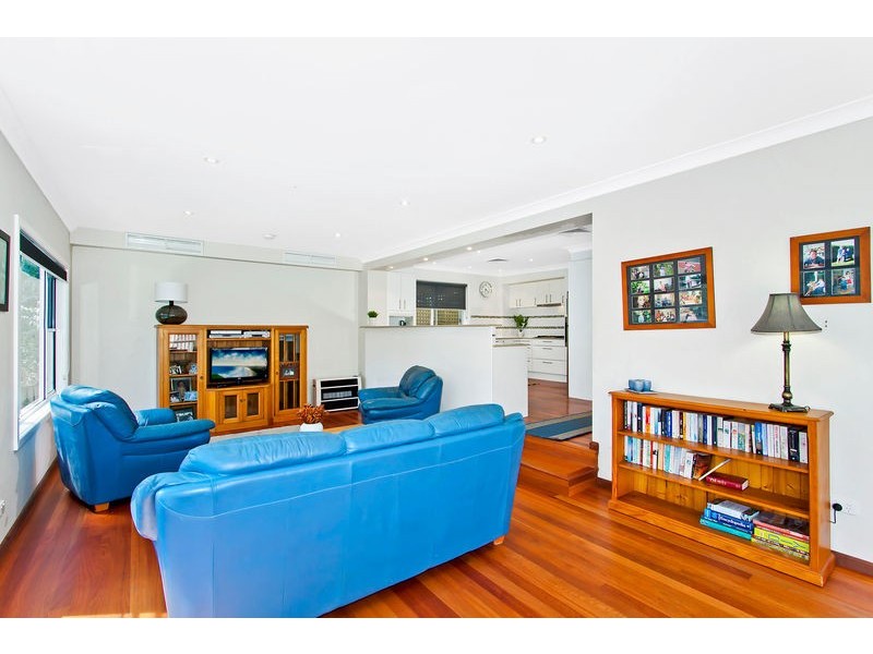 11 Peel Street, Avoca Beach NSW 2251