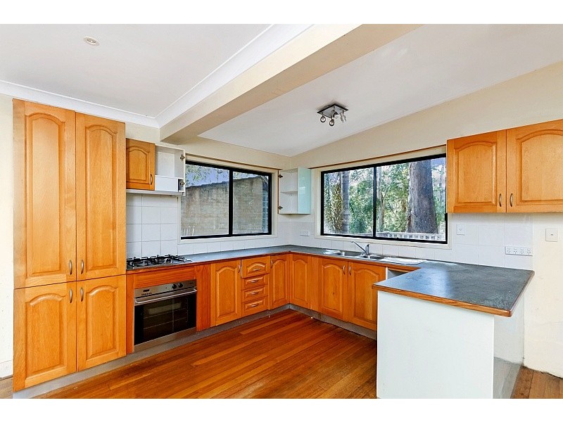 18 Beachcomber Parade, North Avoca NSW 2260