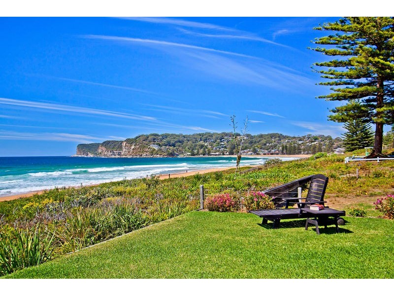 18 North Avoca Parade, North Avoca NSW 2260