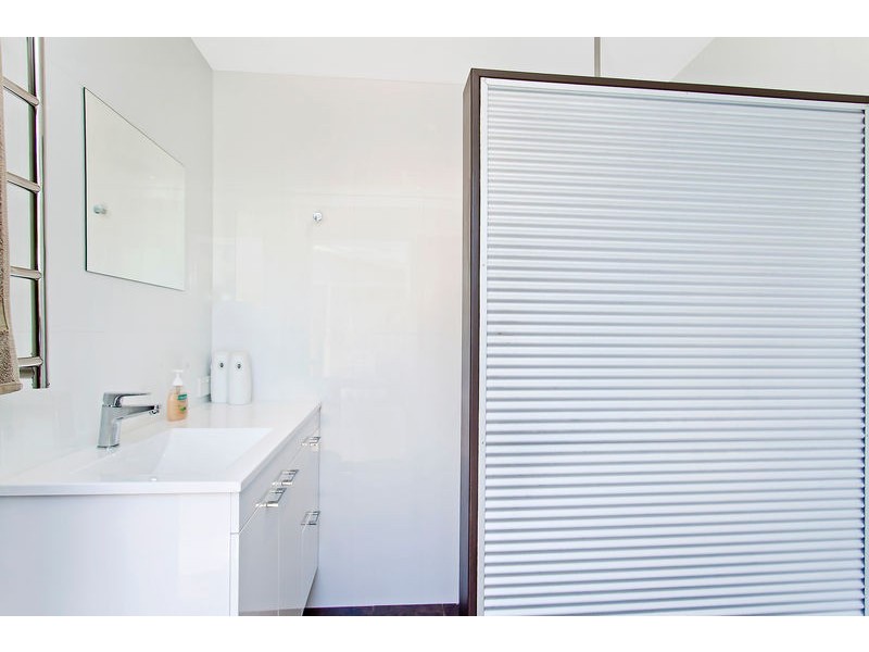 18 North Avoca Parade, North Avoca NSW 2260