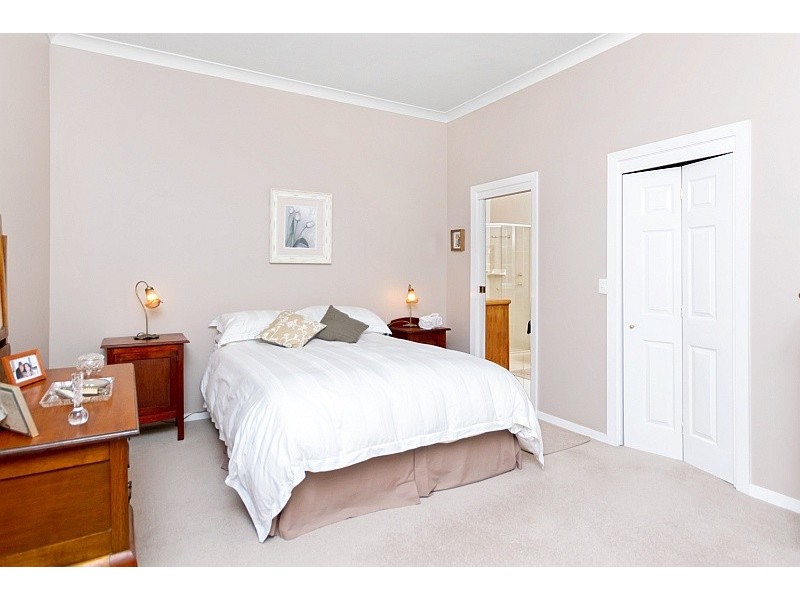 247 Avoca Drive, Kincumber NSW 2251