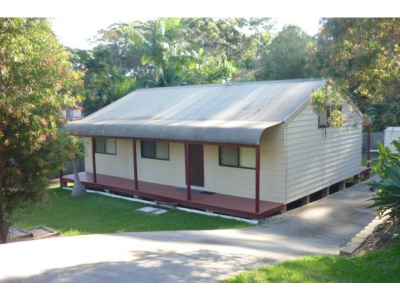 83 Surfrider Avenue, North Avoca NSW 2260