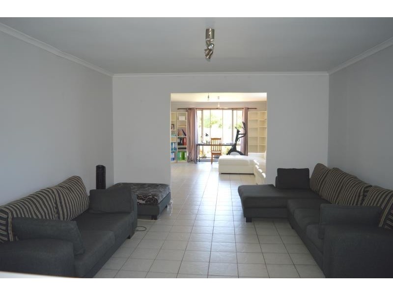 10a Judy Anne, Green Point NSW 2251