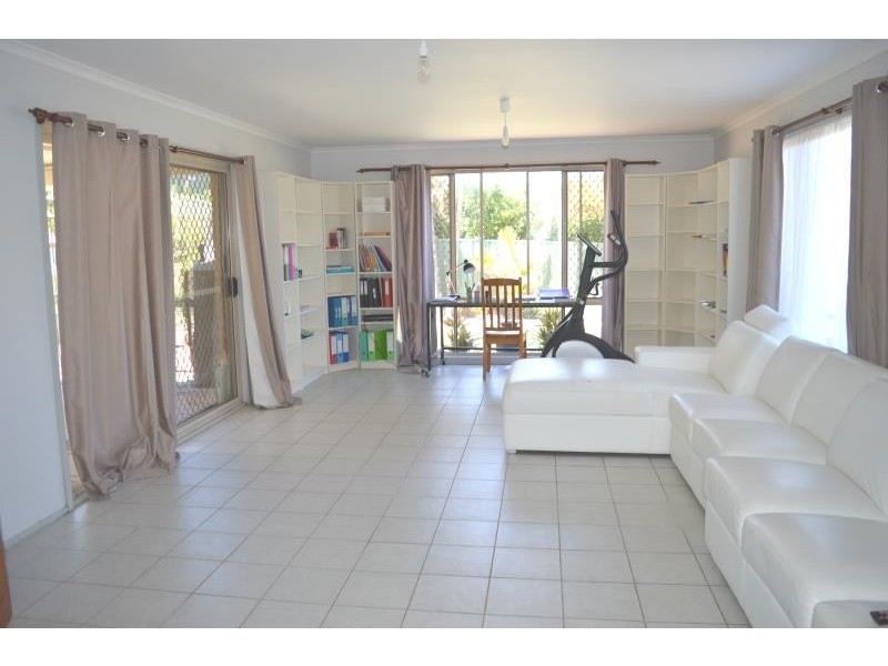 10a Judy Anne, Green Point NSW 2251