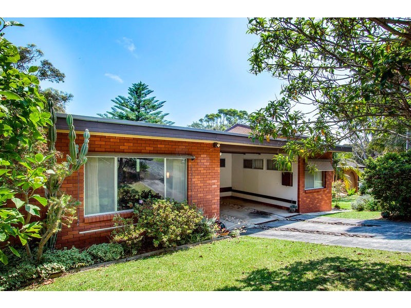166 Copacabana Drive, Copacabana NSW 2251