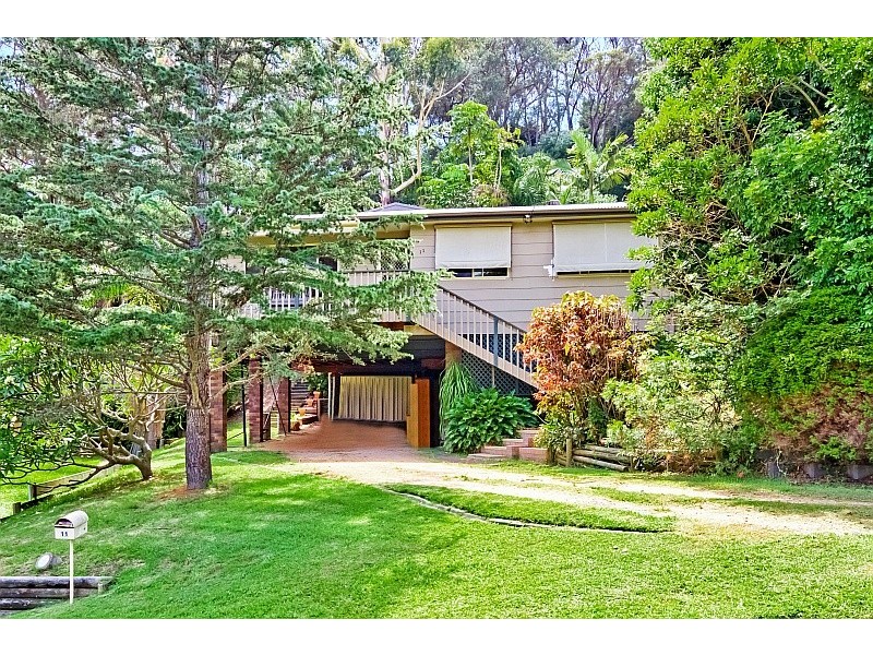 11 Cabbage Tree Avenue, Avoca Beach NSW 2251