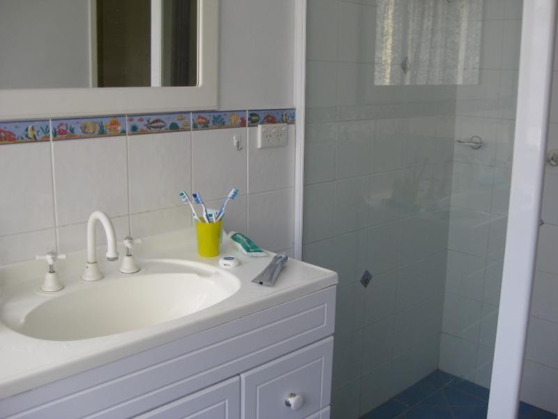 4 John Street, Forresters Beach NSW 2260