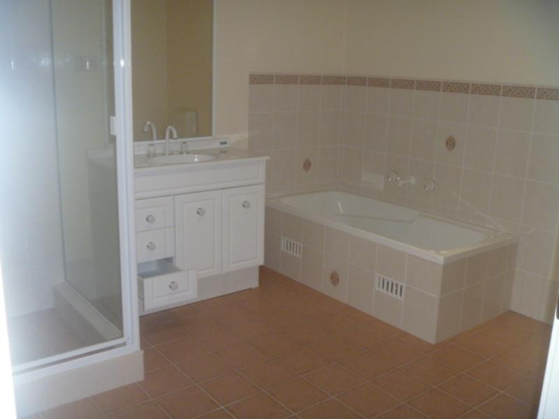 84 Roper, Blue Haven NSW 2262