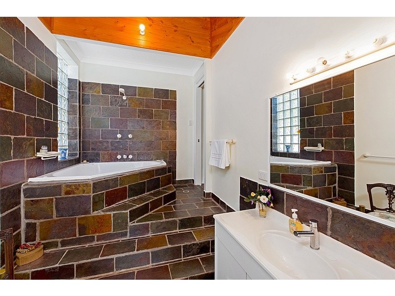 217 Hillside Road, Avoca Beach NSW 2251