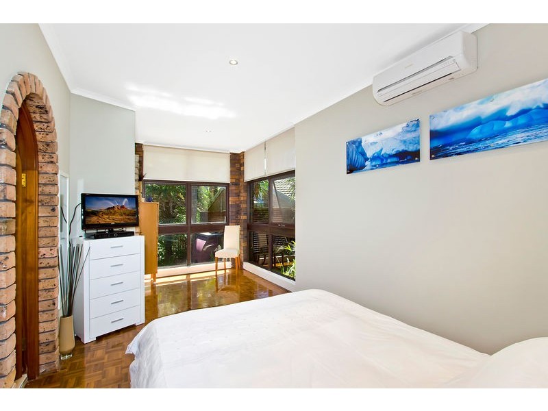 121 Lake Shore Drive, North Avoca NSW 2260