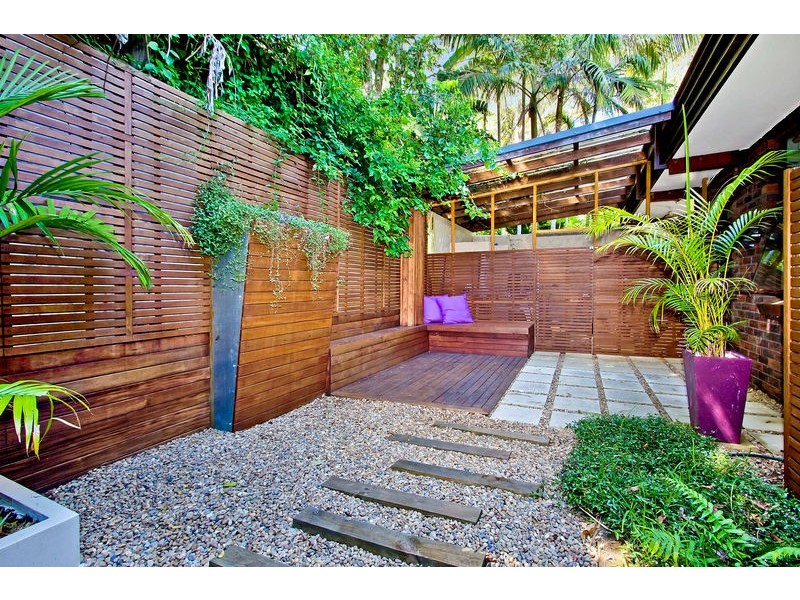 121 Lake Shore Drive, North Avoca NSW 2260