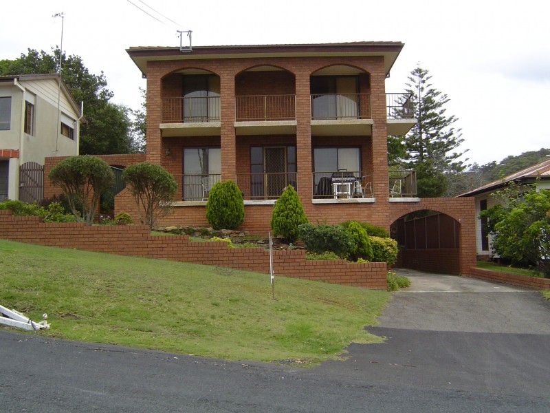 2/28 Maroomba Road, Terrigal NSW 2260