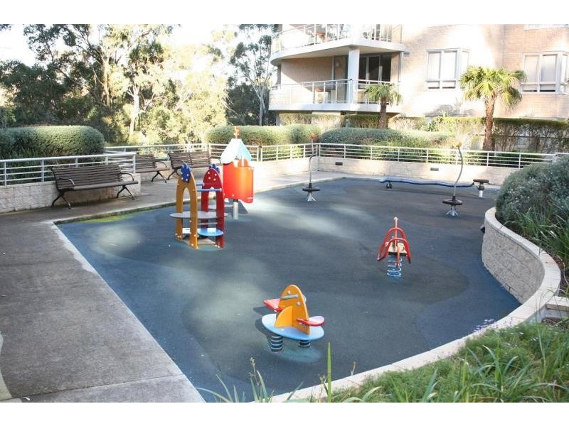 281/80 John Whiteway Drive, Gosford NSW 2250