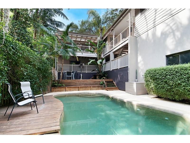 2 Easter Parade, North Avoca NSW 2260