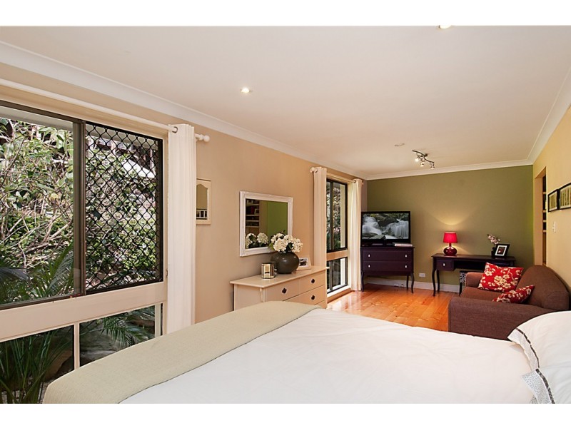 2 Easter Parade, North Avoca NSW 2260
