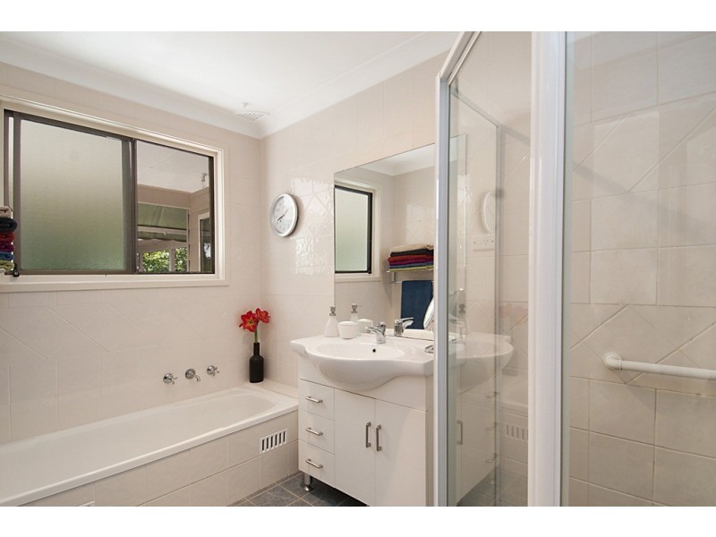 2 Easter Parade, North Avoca NSW 2260