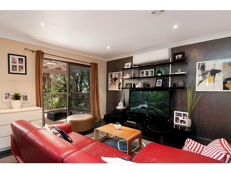 2 Easter Parade, North Avoca NSW 2260