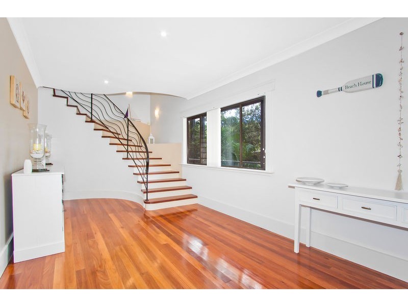 69 Lake Shore Drive, North Avoca NSW 2260