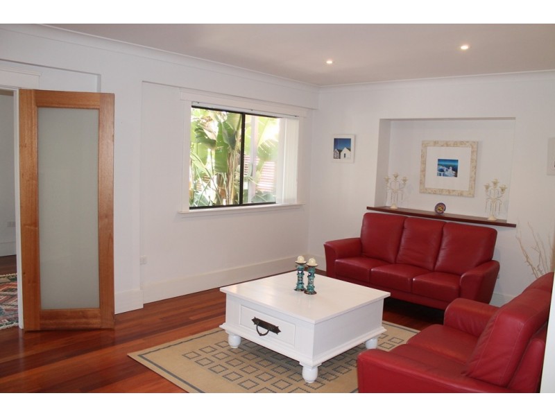 69 Lake Shore Drive, North Avoca NSW 2260