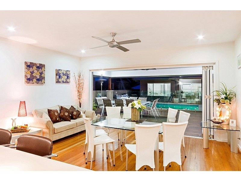 9 Tramway Road, North Avoca NSW 2260