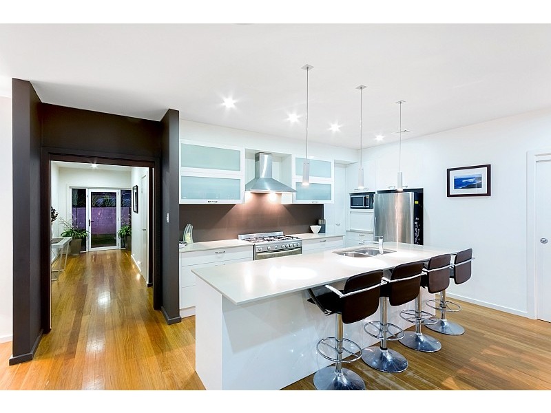 9 Tramway Road, North Avoca NSW 2260