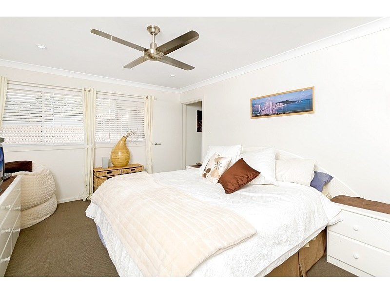 9 Tramway Road, North Avoca NSW 2260