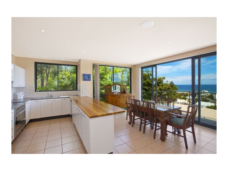 9 Elgata Avenue, North Avoca NSW 2260