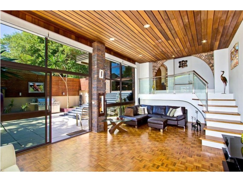 121 Lake Shore Drive, North Avoca NSW 2260