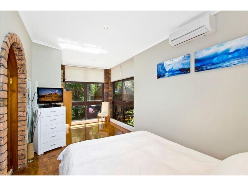 121 Lake Shore Drive, North Avoca NSW 2260