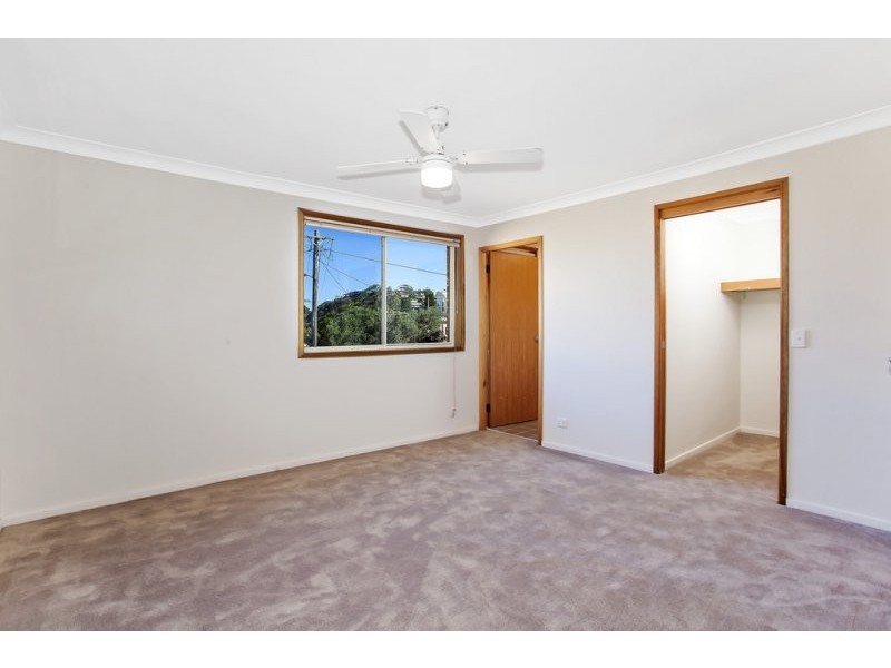 2/11 Bareena Avenue, North Avoca NSW 2260