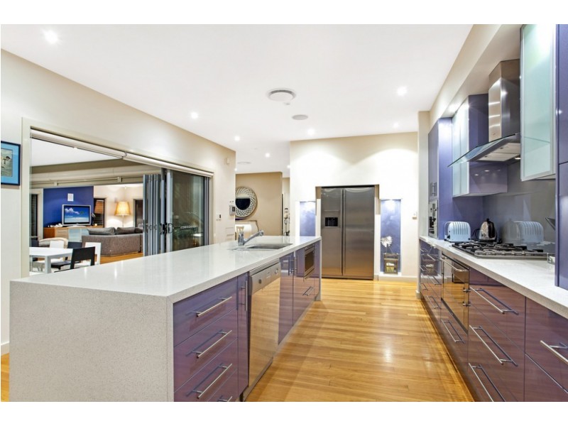 13 View Street, North Avoca NSW 2260