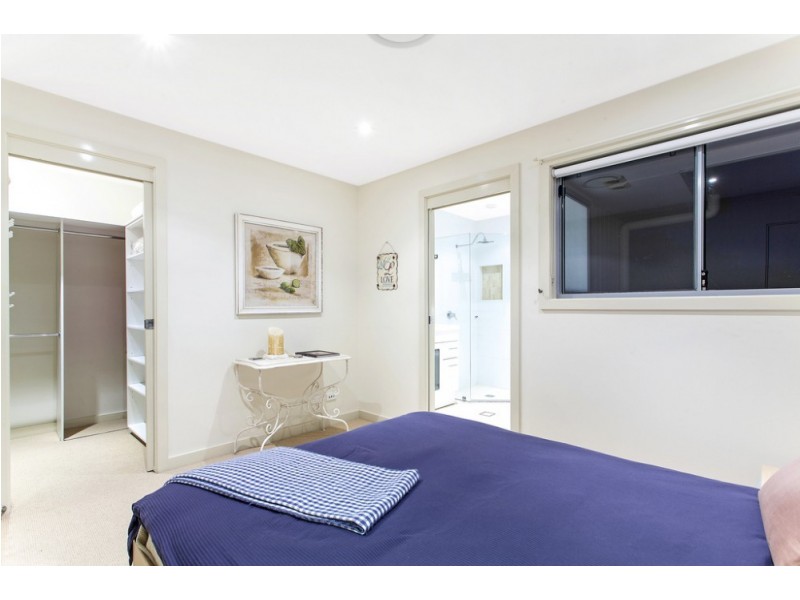 13 View Street, North Avoca NSW 2260