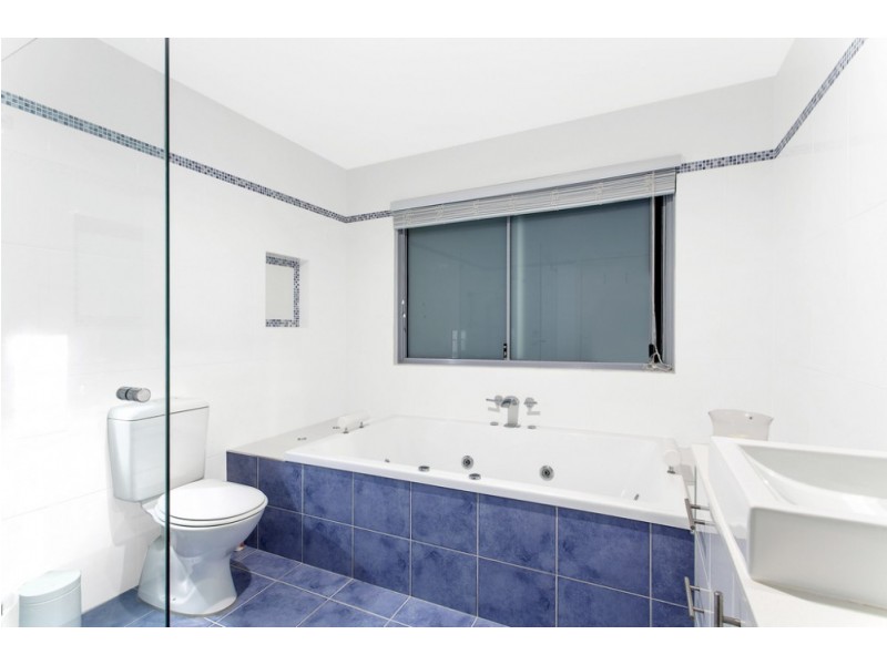 13 View Street, North Avoca NSW 2260