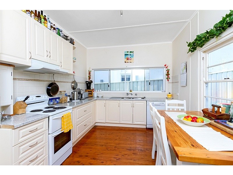 242 Terrigal Dr, Terrigal NSW 2260