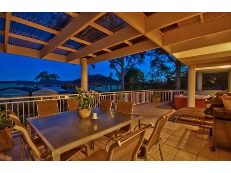 85 Albany Street, Point Frederick NSW 2250